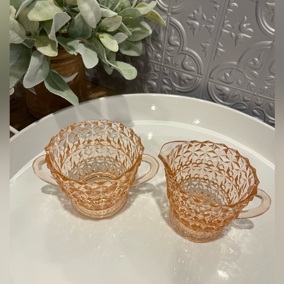 🩷 Beautiful vintage pink depression glass cream and sugar set - Picture 6 of 10